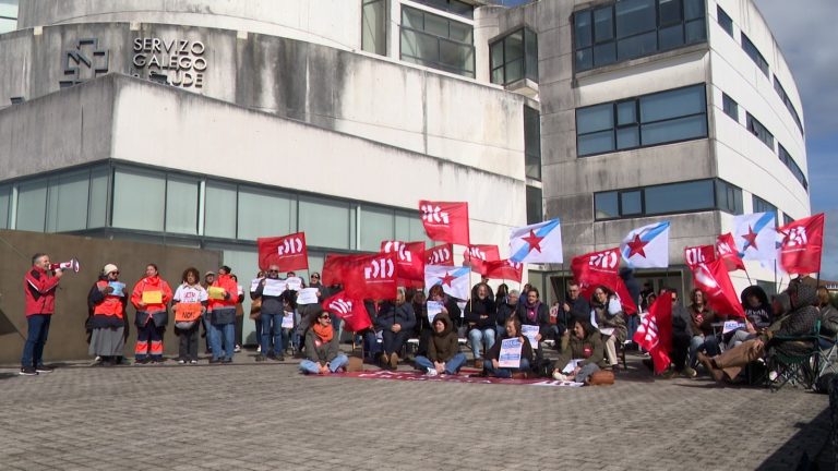 Sentada de la CIG ante la Consellería de Sanidade para reclamar medidas concretas para descongestionar primaria