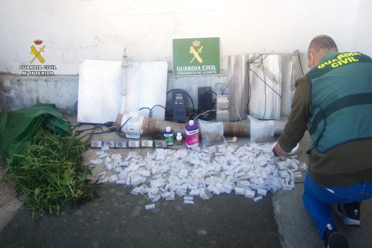Sucesos.- Detenido un vecino de Carballo al que intervinieron una plantación de marihuana, además de hachís y cocaína