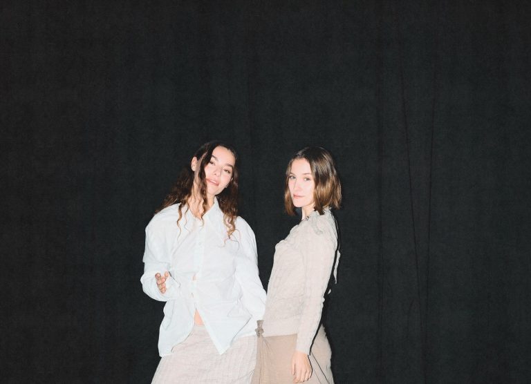 Fillas de Cassandra presenta este viernes su nueva canción ‘déixate ver’, junto a Ede