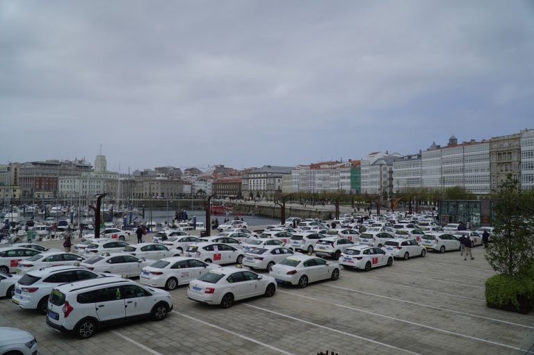 Ayuntamientos gallegos urgen a la Xunta a regular «la nueva realidad» de los VTC