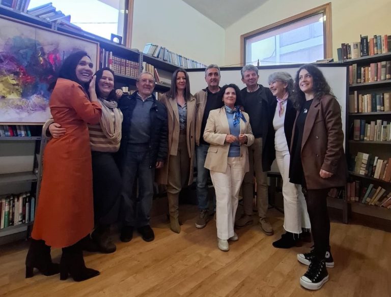 PSdeG lleva su proyecto de divulgación cultural a Entrimo para abordar el audiovisual, el gallego y la pintura abstracta