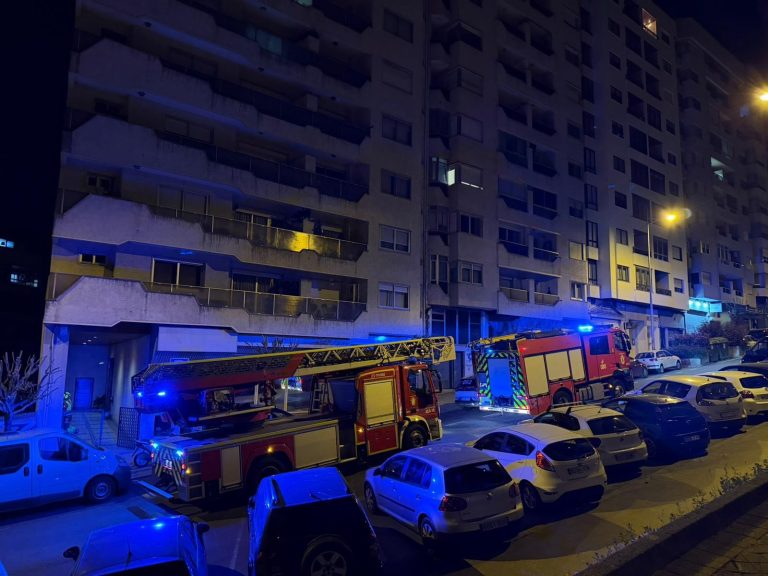 Los servicios de emergencia hallan el cadáver de una persona mayor en su vivienda en Vigo
