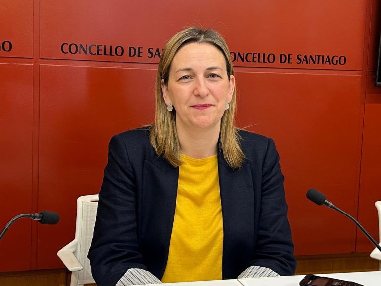El Ayuntamiento de Santiago adjudica el servicio de limpieza de colegios y pabellones por 2,3 millones de euros