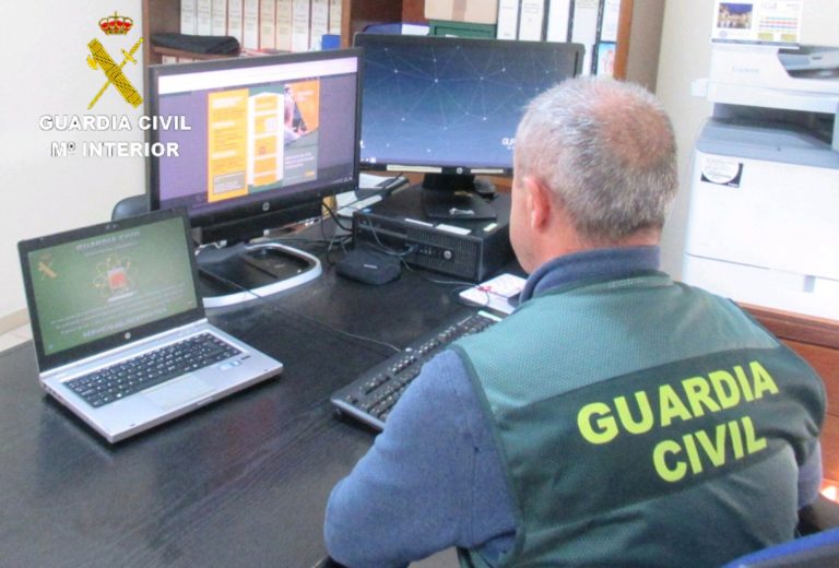 Investigado un vecino de Valencia por supuestamente extorsionar a un hombre de Sanxenxo que consultó una web de citas