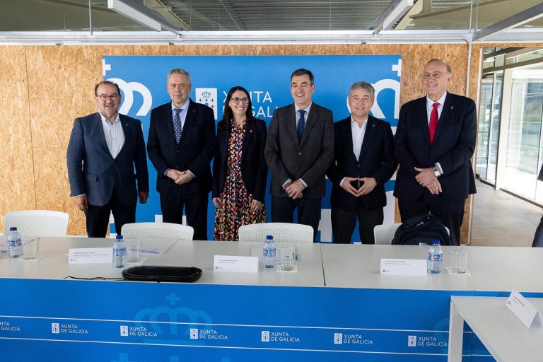 (AM) Rosa Crujeiras se incorpora a la comisión para la descentralización del grado de Medicina de la USC