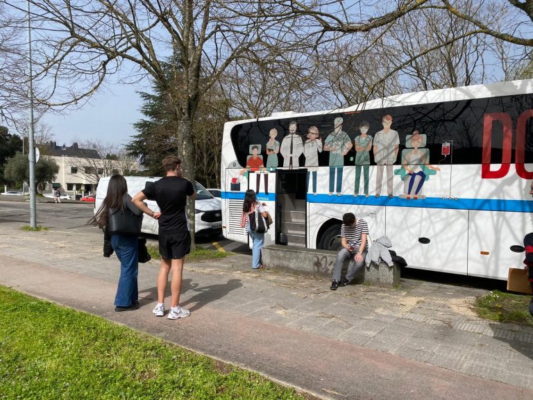 ADOS anima a donar sangre esta Semana Santa en sus unidades móviles, que estará en 33 ayuntamientos de Galicia