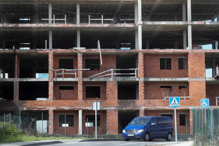 El informe preliminar de autopsia descarta indicios de criminalidad en el hallazgo de un cadáver en Cervo (Lugo)