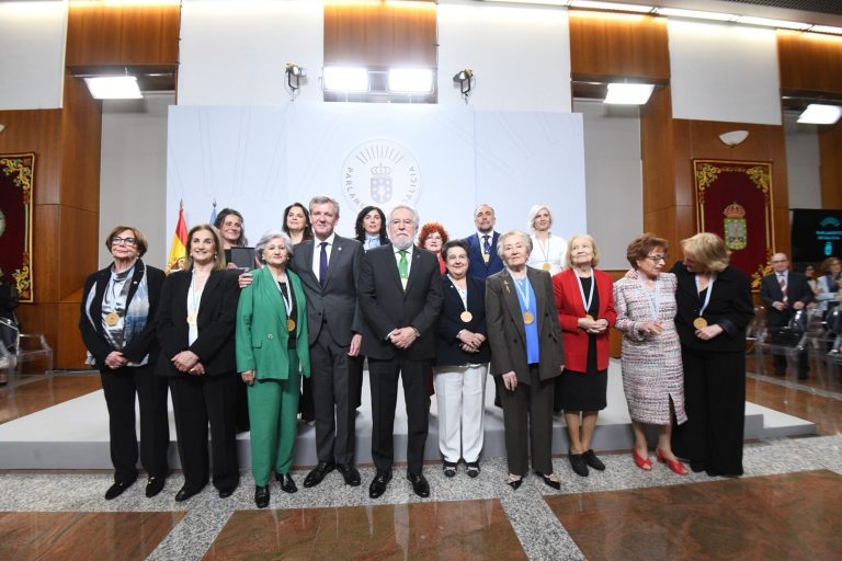 (AM) Las Medallas del Parlamento gallego 2026 premian a las diputadas que abrieron el camino de la igualdad