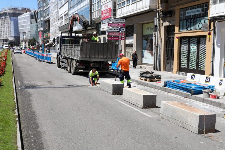 El Ayuntamiento de A Coruña inicia una nueva fase de obras en los Cantones, con cambio de la parada de bus metropolitano