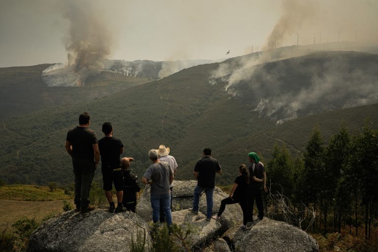 Rural.- Identifican a dos personas como presuntas autoras de conatos de incendio en Entrimo y Maside causados por quemas