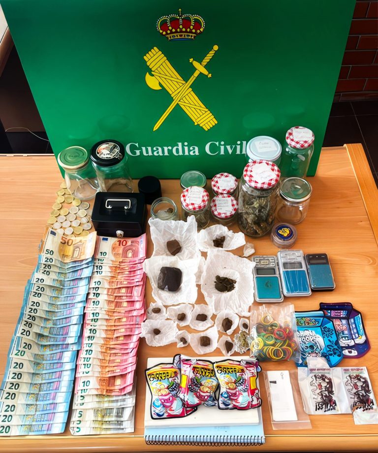 Sucesos.- Detienen a un joven de 22 años en Culleredo por tráfico de drogas y le intervienen hachís, marihuana y cocaína