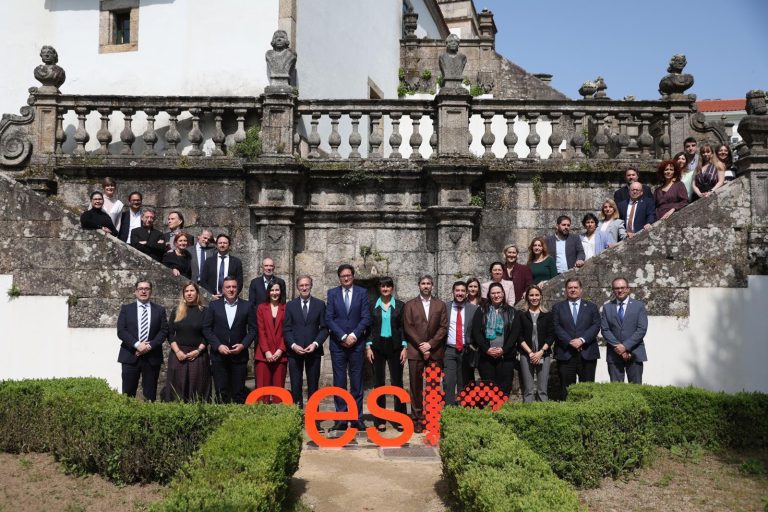 Constituido el laboratorio de ideas de IA, la «inteligencia, humana y humanista, de la inteligencia artificial»