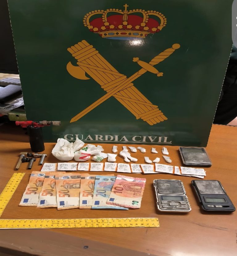 Detenidos por tráfico de drogas dos vecinos de O Carballiño (Ourense) a los que se les intervino MDMA, cocaína y heroína