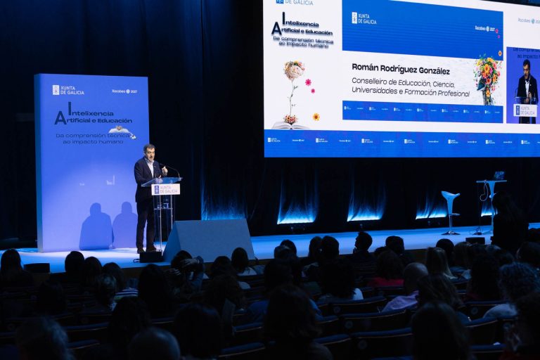 La Xunta autorizará que los colegios usen la IA para «personalizar» aprendizajes y la detección temprana de dificultades