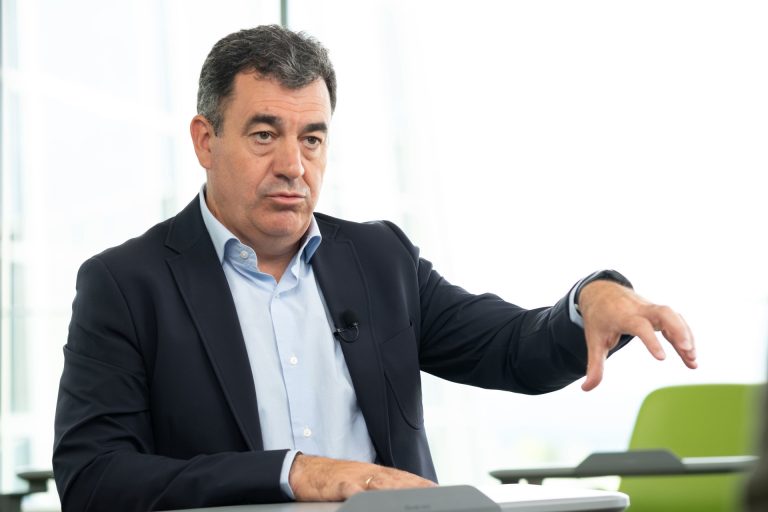 Educación asegura que atiende «debidamente» el caso del menor cuya madre hará huelga de hambre frente a la Xunta