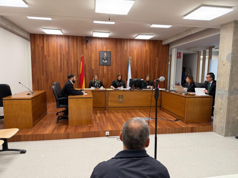 El acusado de abusar de una niña de 11 años en Gondomar dice que «no hizo nada» y ella afirma que la tocó bajo la ropa