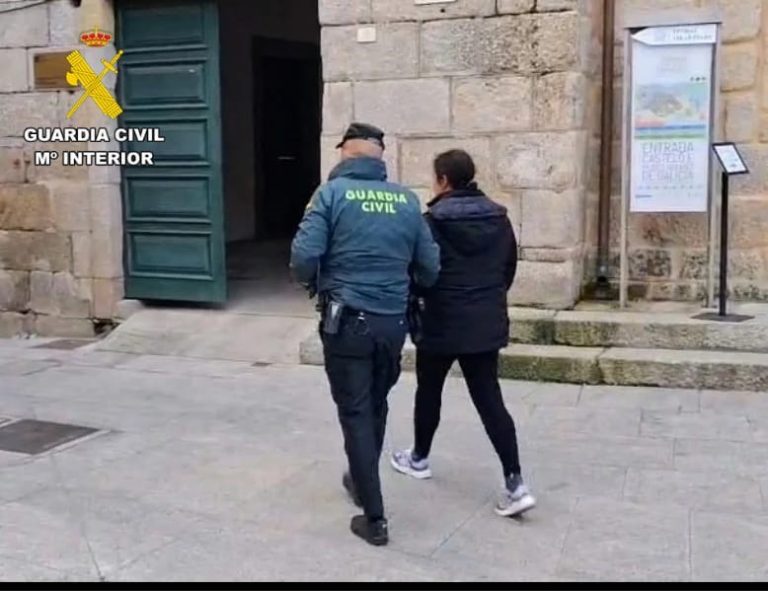 Detenida una trabajadora a domicilio acusada de robar y vender joyas a vecinos que atendía en O Carballiño (Ourense)