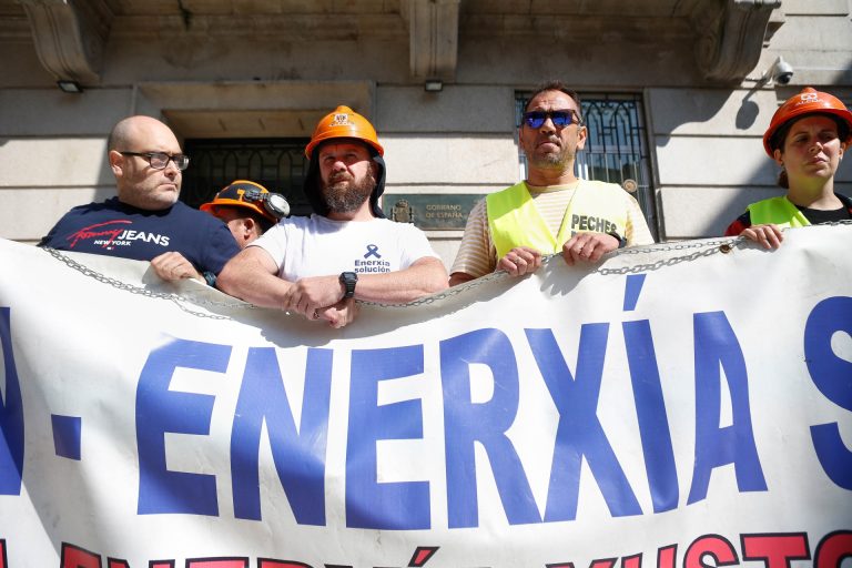 El comité de Alcoa urge una reunión con Carlos Cuerpo, Sara Aagesen y Hereu ante la situación del aluminio