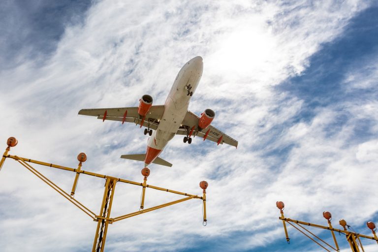 La huelga de controladores aéreos de Saerco arranca este viernes en 9 aeropuertos, entre ellos Vigo y A Coruña