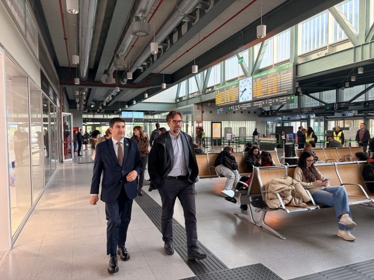 Renfe anuncia una mejora de la oferta en el eje atlántico con un incremento de plazas diarias y nuevas frecuencias