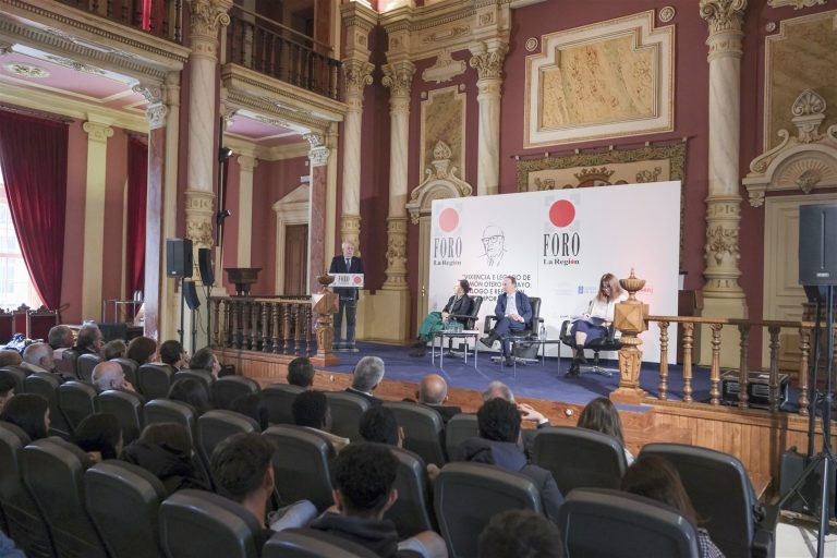 El presidente del Parlamento de Galicia reivindica a Otero Pedrayo, «un referente ético e intelectual de primer orden»