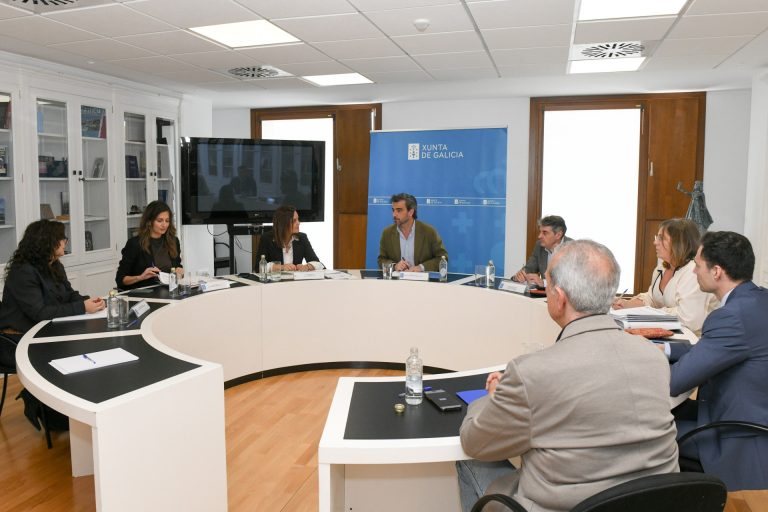 Calvo se reúne con la presidenta de la Diputación de Lugo para analizar alegaciones a la ley de administración local