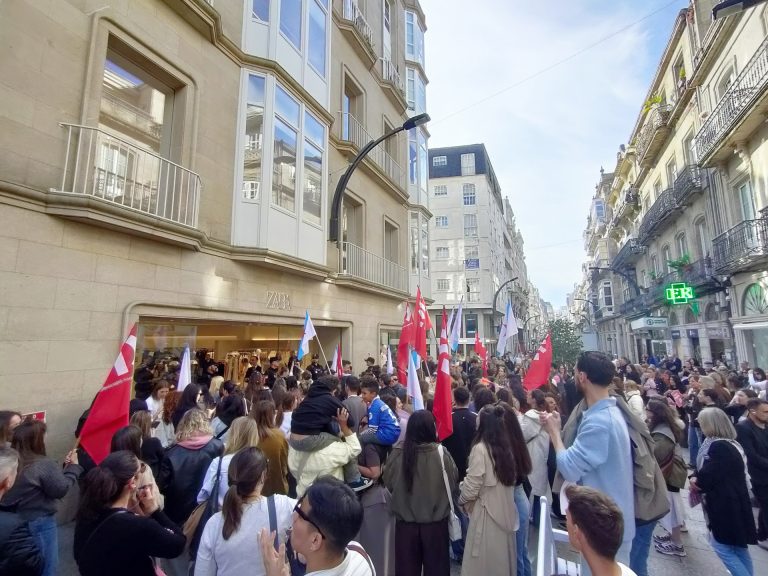 (AMP)Personal del comercio textil y calzado protesta contra el convenio colectivo impulsado por Arte: «Recorta derechos»
