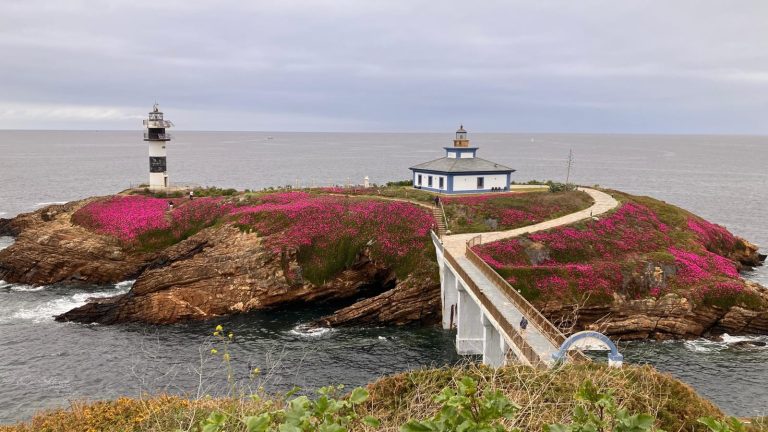De la última ballenera de Europa a una base americana, faros o pecios: la costa gallega de los más de 2.000 ‘tesoros’