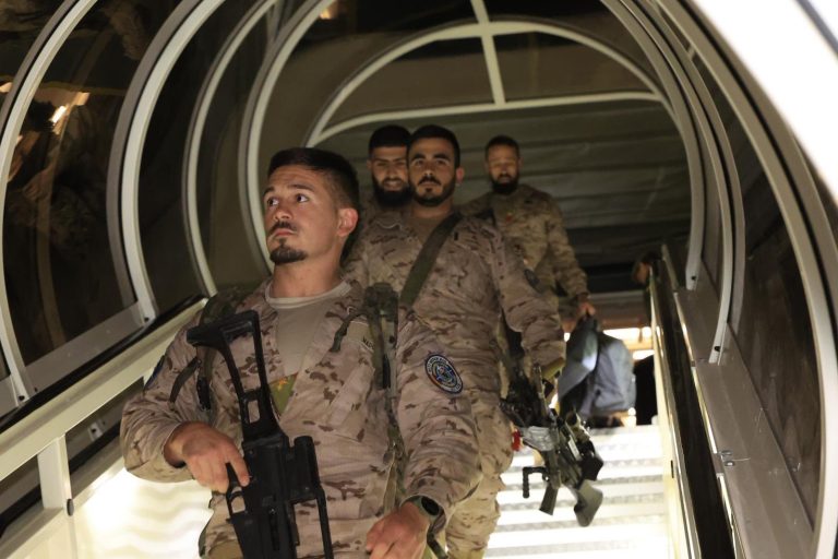 Defensa publica una convocatoria de 2.944 plazas para oficiales y suboficiales de las Fuerzas Armadas y la Guardia Civil