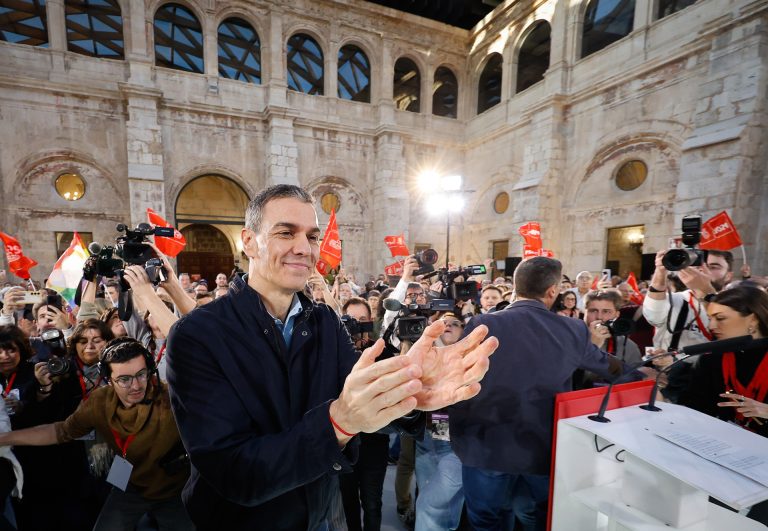 CIS.- La estimación de voto del BNG en unas generales baja en abril, un mes en el que se dispara el PSOE