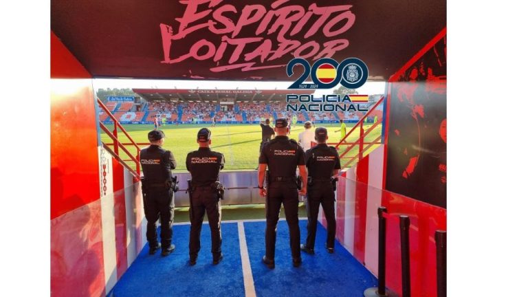 Detenido tras enfrentarse a los agentes que le impidieron entrar en el estadio Anxo Carro de Lugo por estar ebrio