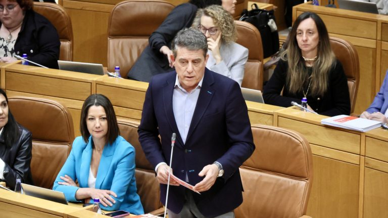 Pleno.- Besteiro insta a Rueda a elegir «inmoralidad o decencia» en Lugo y este replica: «Empezó usted la inestabilidad»