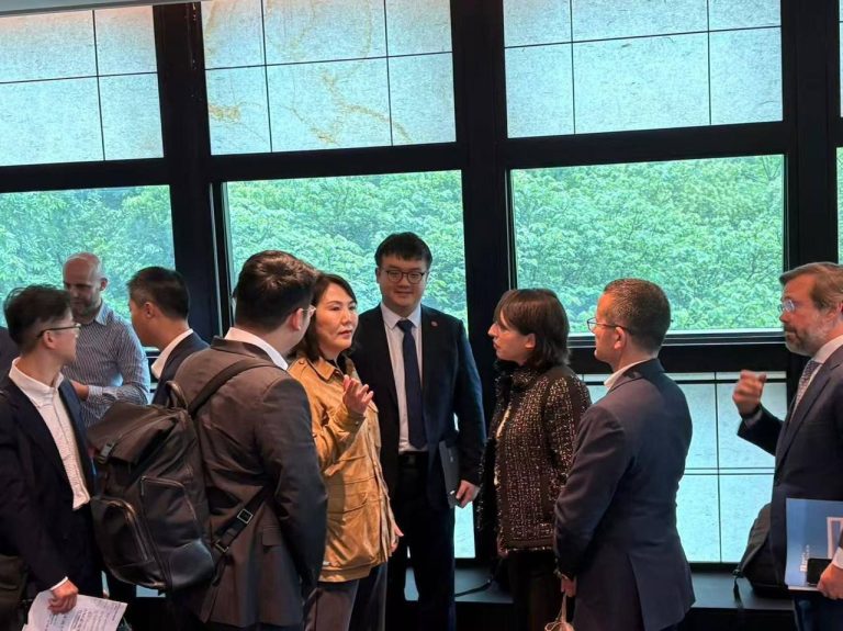 Galicia se ofrece en China como «punto de entrada a Europa» para grupos industriales como Citic