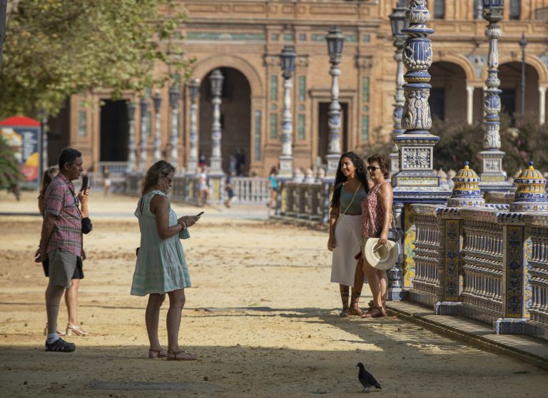 El plazo extraordinario para participar en la actual temporada de viajes del Imserso finaliza el 30 de abril