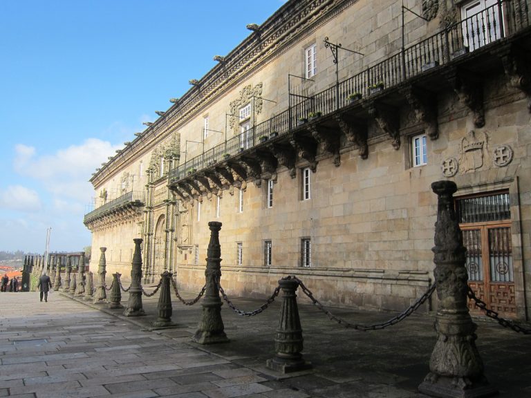 Turespaña recuerda que la Xunta aprobó su plan para la obra del Hostal, con «directrices para todas las intervenciones»