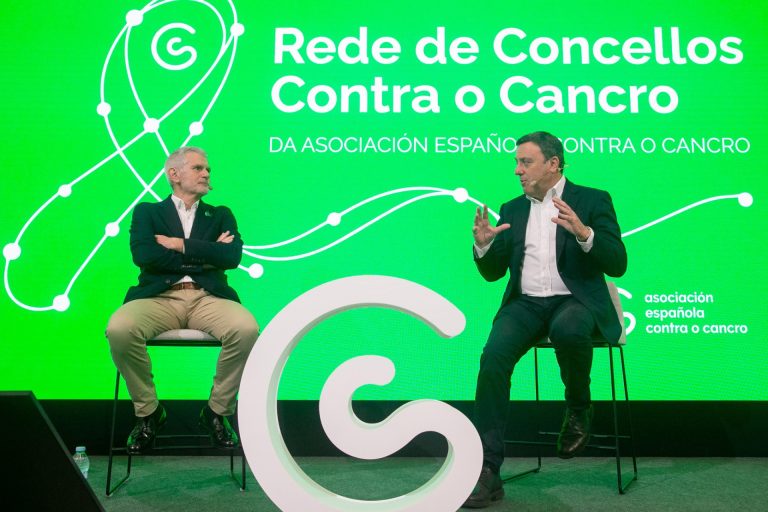 La Diputación de A Coruña y la Asociación contra el Cáncer crean una red municipal para la prevención de esta enfermedad