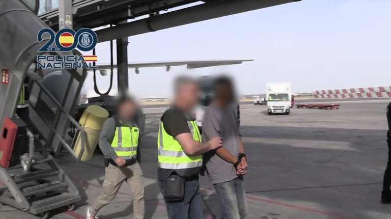 Una jueza ordena el ingreso en prisión de Martiño Ramos, el profesor extraditado desde Cuba por violar a una alumna