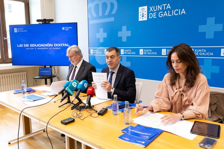 Los alumnos gallegos contarán desde 5ª de primaria con una cuenta de correo oficial para comunicaciones y uso educativo