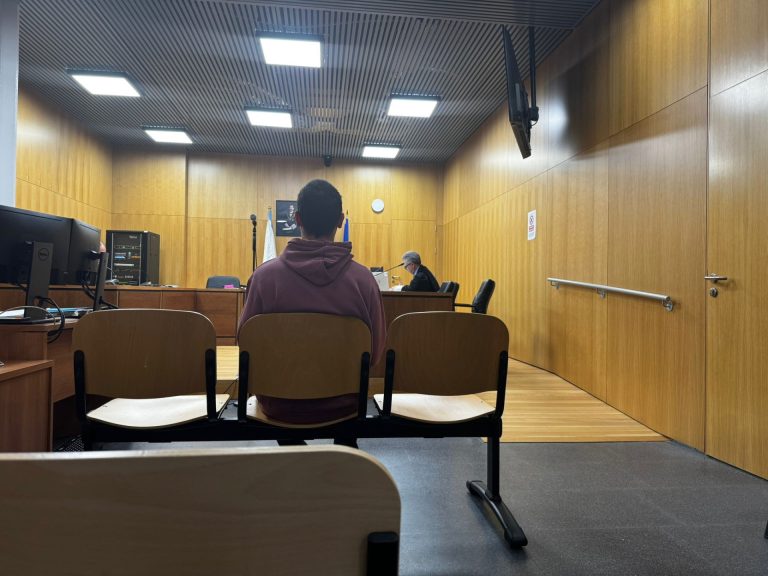 Piden 2 años de cárcel para un acusado de atentar contra la Policía Local de Ourense con una barandilla de metal
