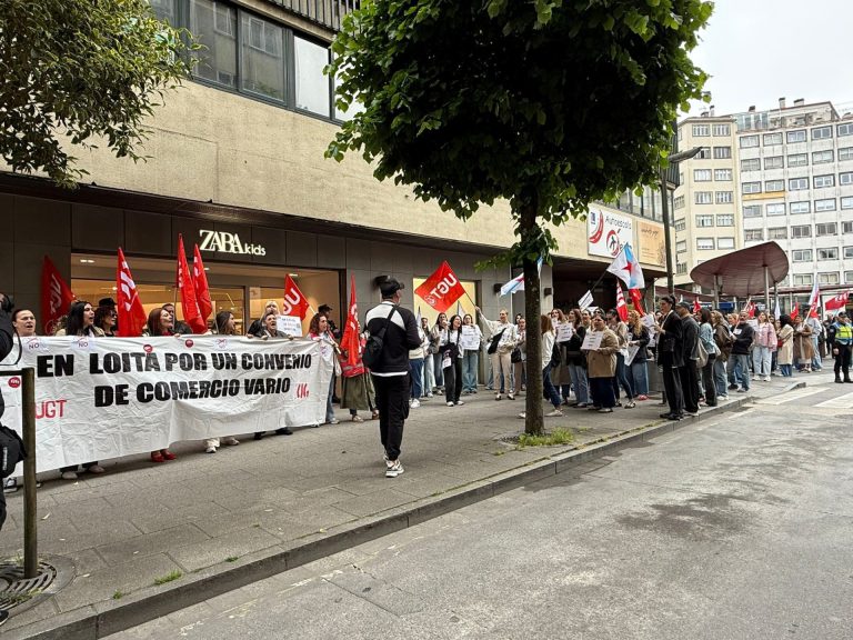 Trabajadoras del sector textil salen a la calle para exigir que se mantenga su convenio propio
