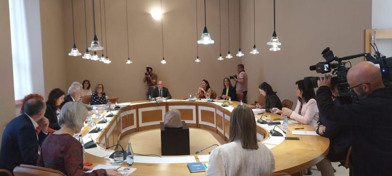 La moción de censura de Lugo y las advertencias de Contas sobre sanidad, preguntas a Rueda en el próximo pleno