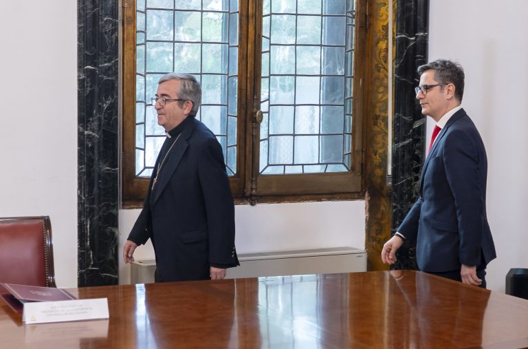 El Gobierno aprueba que las indemnizaciones a víctimas de abusos en la Iglesia estén exentas del pago del IRPF