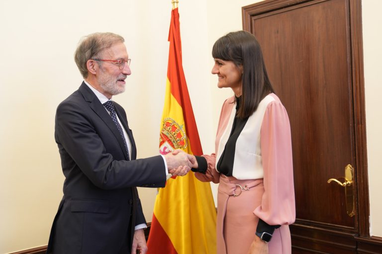 El Gobierno avanza que aportará más financiación a la USC para desarrollar una inteligencia artificial en gallego
