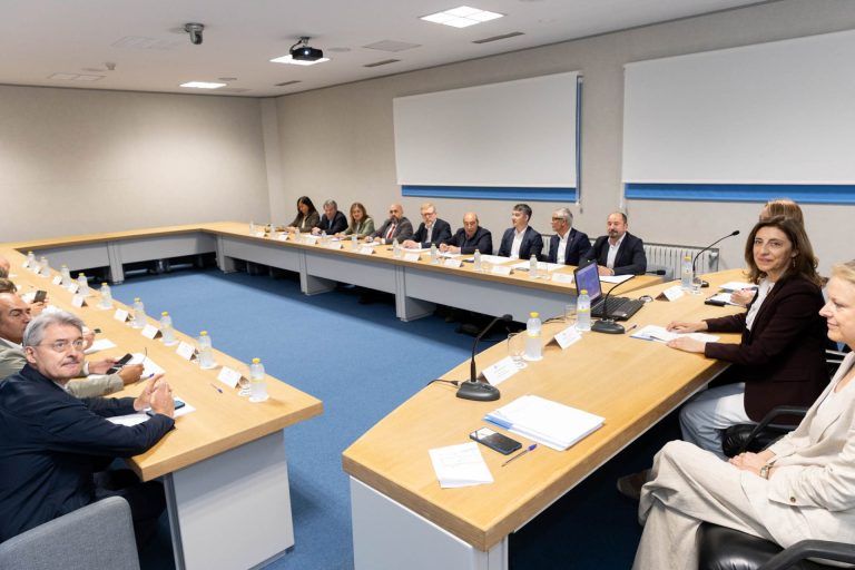 Xunta constituye el Foro do Litoral e insta al Gobierno central a «copiar» su modelo participativo para la Ley de Costas