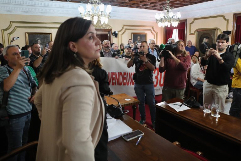 Concluye en el último pleno de Lugo antes de la moción de censura, marcado por la tensión y la nueva mayoría