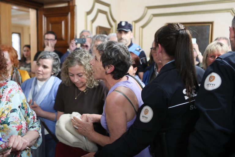 Besteiro sobre los incidentes del pleno de Lugo: «Quieren entrar por la puerta de atrás y tuvieron que salir por detrás»