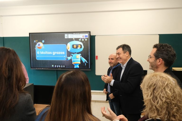 Un total de 18 empresas, como HP e Indra, compiten por el proyecto de la Xunta de IA contra el abandono escolar