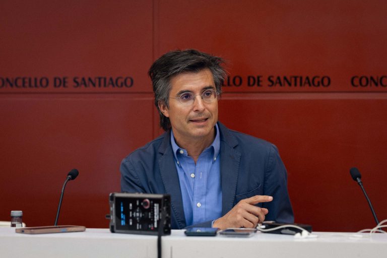 Verea(PP) advierte de «incremento de multas» en Santiago: «Gobernar no consiste en castigar más, sino en prevenir mejor»