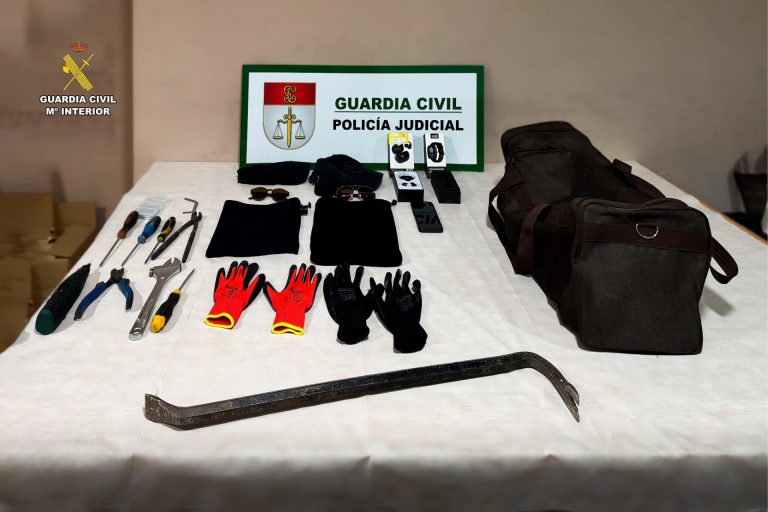 Dos detenidos por varios robos por importe de más de 50.000 euros en supermercados y tiendas de la provincia de A Coruña