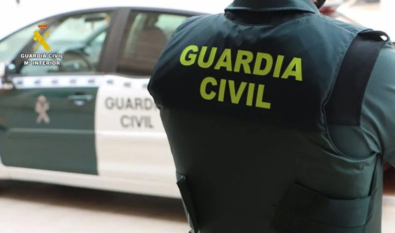 Detenido un hombre después de que una mujer se precipitase desde un tercer piso en O Carballiño (Ourense)